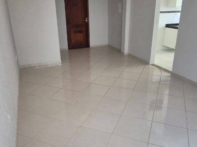 #3193 - Apartamento para Venda em São Pedro da Aldeia - RJ